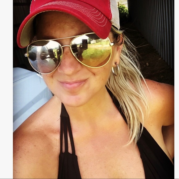 Meet your Posher, Kelly - Picture 5 of 6